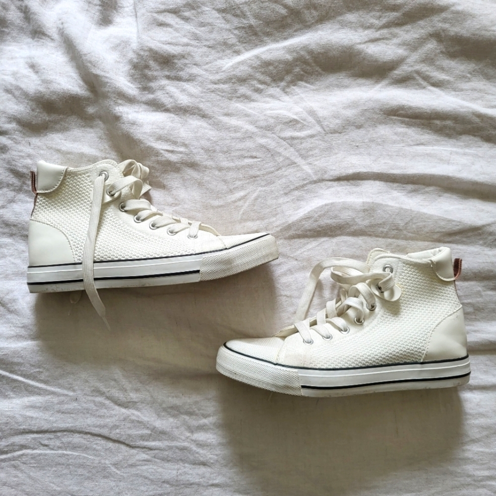 K Studio Women's US7 Sneakers Shoes White High-Top